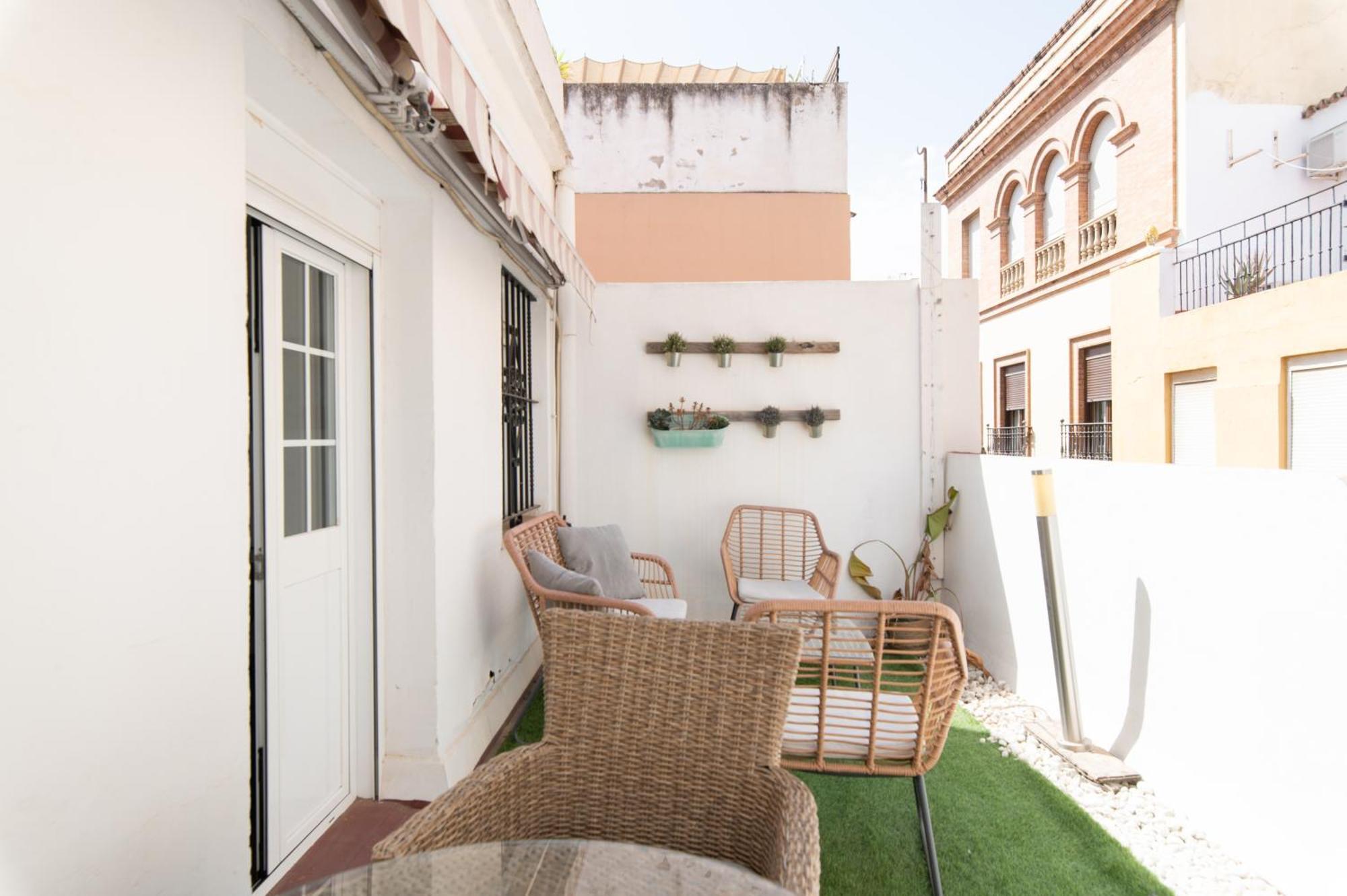 Atico Estudio Con Terraza - Centro Sevilla, Seville